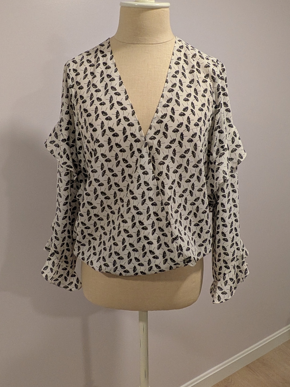 Max Studio White Umbrella Print Blouse | Twee | Indie | Hipster Girl